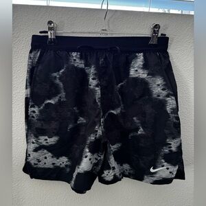 NWOT Girls Nike Dri-FIT Shorts - Medium